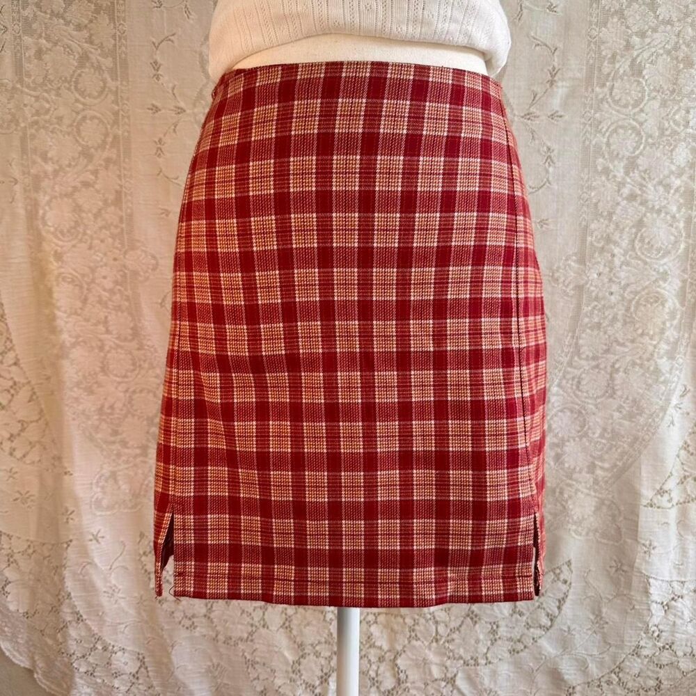 Brandy-melville Women's Red and Burgundy Skirt